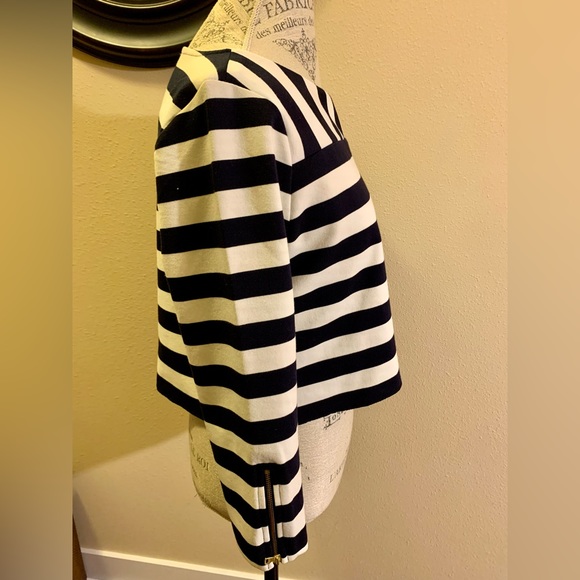 LN TALBOTS ADORABLE NAUTICAL LOOK. HITS AT WAIST. PAIR W/WHITE JEANS OR SHIORTS - Picture 8 of 10